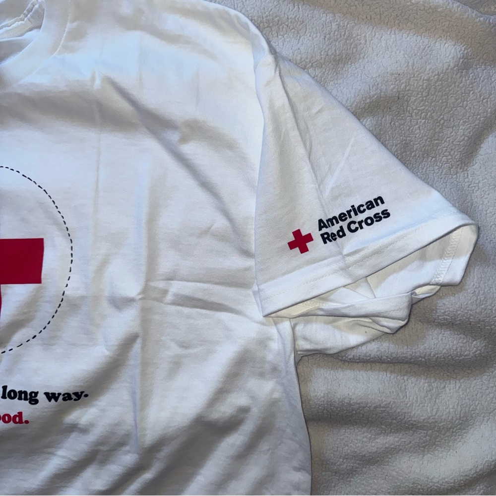 NEW Peanuts x American Red Cross Limited Edition Graphic Tee Woodstock Print XXL - Picture 3 of 6